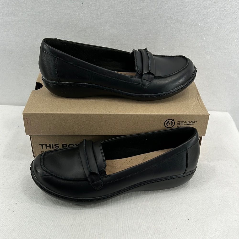 Clarks Ashland Lily Loafers- Black Leather- Size 8 M- NIB